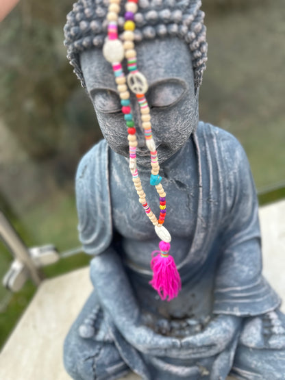 Boho-Quasten Halskette mit bunten Holzperlen